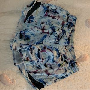 Lululemon Hotty hot short - 4”